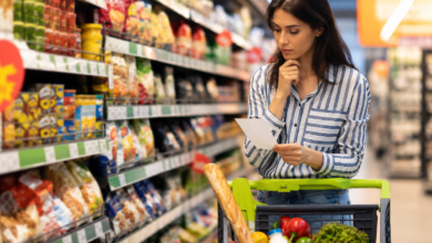 Conheça os 7 erros que fazem você gastar mais dinheiro no supermercado e aprenda como economizar nas compras com atitudes simples e consumo mais consciente.